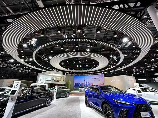 Energetic and avant-garde - LED pixel strips add color to the auto show